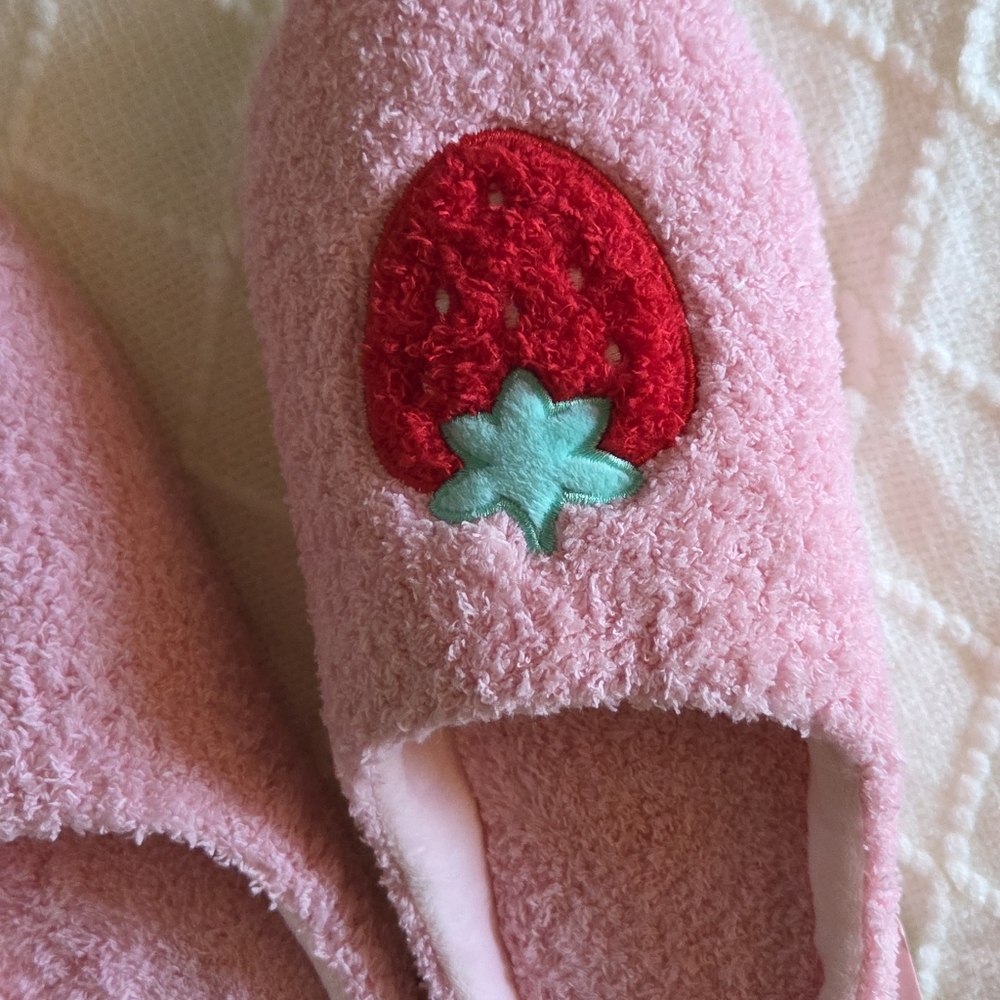 Plush Women Pink Strawberry Memory Foam Cozy Indoor Slippers Size 10 - Picture 2 of 7